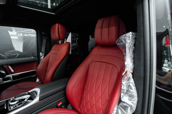 Mercedes-Benz G400d AMG Line Premium Plus 2024 - Image 13